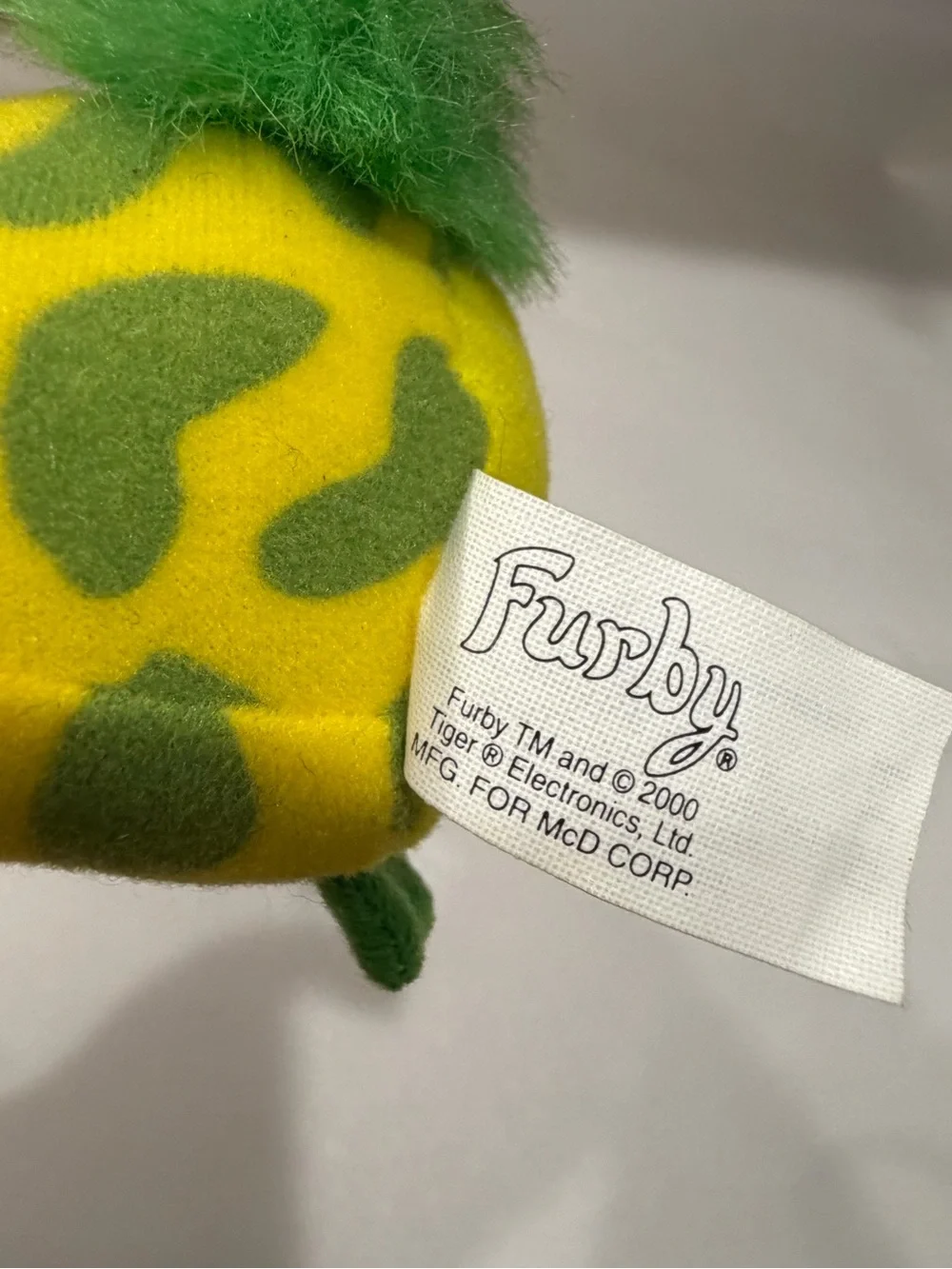 McDonalds Happy Meal Furby Toy Keychain Clip PlushVintage 2000